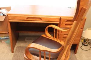 lot 136 image: Wood Desk and Swivel Office Chair Set