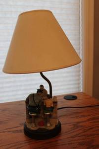 lot 138 image: Table Lamp with Norman Rockwell Style Diner Scene Base