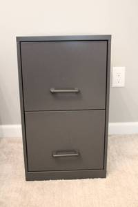 lot 147 image: 2-Drawer Gray Metal File Cabinet