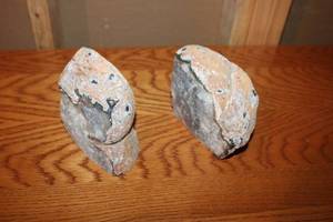 lot 171 image: Pair of Natural Stone Bookends with Earth Tone Veining