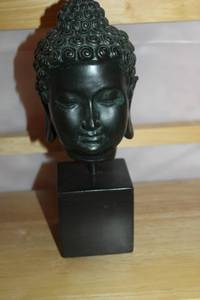 lot 206 image: Buddha Head Sculpture on Black Pedestal Stand