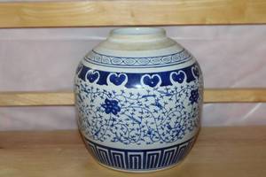 lot 211 image: Decorative Blue and White Porcelain Vase with Floral Pattern