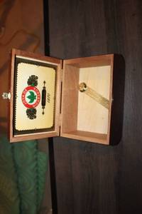 lot 219 image: Joya de Nicaragua 1970 Cigar Box with Vintage Gold-Tone Bookmark