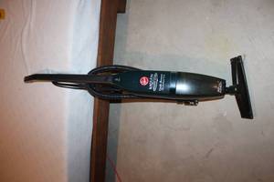 lot 229 image: Hoover Bagless Quik-Broom Cyclonic Action Vacuum Cleaner