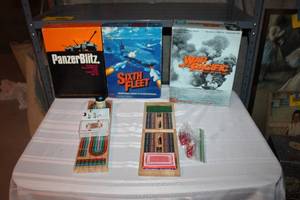 lot 251 image: Lot of 3 Vintage War Board Games and 2 Cribbage Sets with Accessories