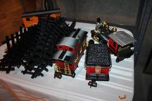 lot B-264 image: Great American Express G Scale Electric Train Set with Track and Cars