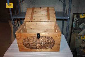 lot 266 image: Grolsch Wooden Beer Crate with Hinged Lid and Decorative Graphics