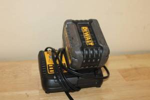 lot 282 image: DeWalt FlexVolt 20V60V Max 6.0Ah Lithium-Ion Battery with Charger