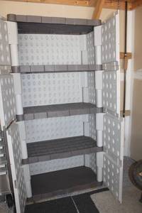 lot 287 image: Plastic Garage Storage Cabinet with 4 Shelves and Double Doors