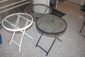 lot 289 image: Set of 3 Round Glass-Top Outdoor Side Tables