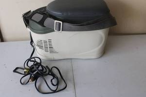 lot 324 image: Vector 12V Travel Cooler and Warmer with Shoulder Strap
