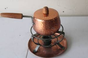 lot 333 image: Vintage Hammered Copper Fondue Pot with Stand and Burner