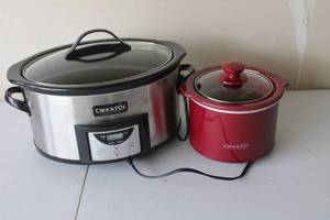 lot 335 image: Crock-Pot Slow Cooker and Little Dipper Warmer Set