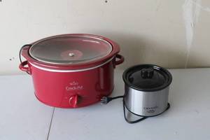 lot 336 image: Rival Crock-Pot Slow Cooker and Little Dipper Warmer Set