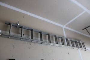 lot 354 image: Aluminum Extension Ladder with Hooks