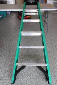 lot 355 image: Werner 6 ft Fiberglass Step Ladder 225 lbs Load Capacity