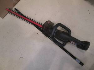 lot 192 image: Craftsman 22in battery operated hed...