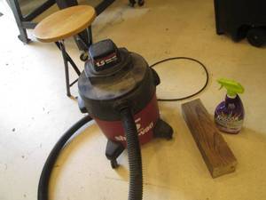 lot 202 image: 1.5-gallon shop-vac, folding stool ...