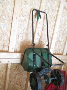 lot 245 image: Scotts lawn and garden spreader...