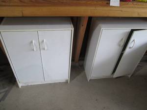 lot 264 image: Matching 2-door nearly waist high p...