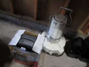 lot 319 image: Kerosene heater plus electric milk ...