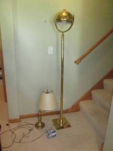 lot 22 image: Pair of nice matching lamps...