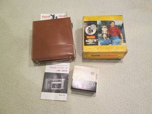 lot 25 image: Vintage Kodak and Polaroid equipmen...
