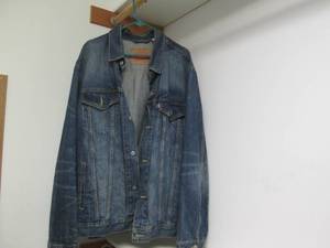 lot 76 image: Vintage Mens Levis XXL denim jean...