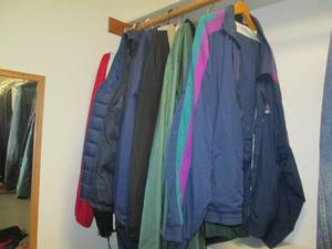 lot 77 image: Mens XXL light wind jackets and ve...