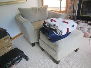 lot 107 image: Oversized neutral ton upholstered c...
