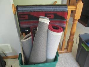 lot 121 image: Misc rug, floor mats and throw blan...