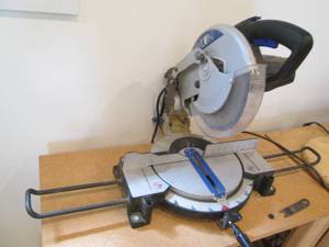 lot 10 image: Wilton Miter Saw with Rolling woode...