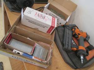 lot 171 image: Ridgid R213BNE pneumatic Brad naile...