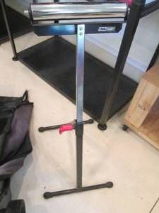 lot 179 image: Tool Shop roller stand...