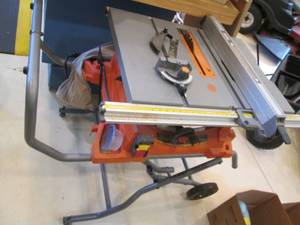 lot 181 image: Ridgid Portable table saw with TS-U...