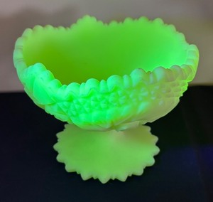 lot 9 image: Vintage Fenton Custard Yellow Uranium Hobstar Pinwheel Pattern Satin Pedestal Compote