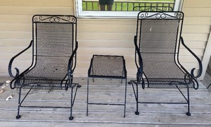 lot 23R image: Set of 2 Outdoor Wrought Iron Patio Chairs with Side Table