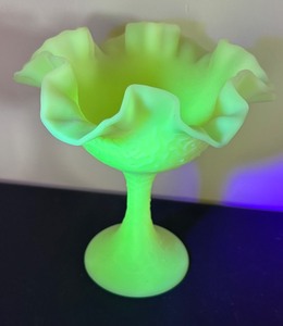 lot 45 image: Vintage Uranium Fenton Art Glass Persian Medallion Ruffled Compote