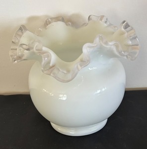 lot 47 image: Fenton Silvercrest Milk Glass Vase with Ruffled Edge
