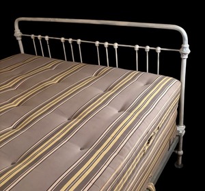 lot 49R image: Vintage Full Size White Metal Bed Frame