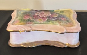 lot 103 image: Hand-Painted Vintage Porcelain Jewelry Box with Floral Design