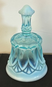 lot 104 image: Vintage Fenton Blue Iridescent Blue Glass Bell