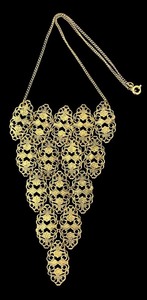 lot 135J image: Vintage Ornate Gold Tone Necklace with Filigree Pattern