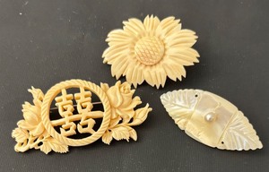 lot 145J image: Collection of 3 Vintage Carved Bone and Shell Brooches