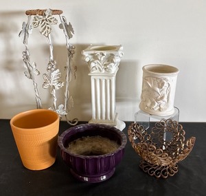 lot 286 image: Set of 6 Decorative Plant Holders and Pedestals