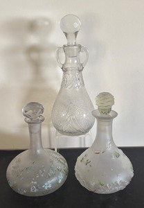 lot 239 image: Set of 3 Vintage Glass Decanters