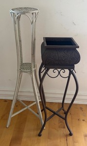 lot 282 image: Set of 2 Tall Planter Stands