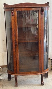 lot 11 image: Antique Oak Curio Cabinet with Glass Doors