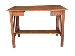 lot 14 image: Vintage Arts and Crafts Mission Style Oak Table
