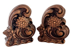 lot 27 image: Pair of Vintage 6.75 Inch Ornate Wooden Bookends with Floral Design